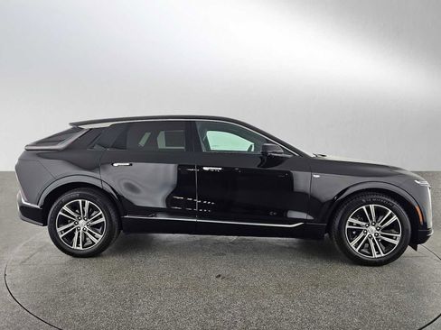 New 2026 Cadillac Lyriq Luxury image 2