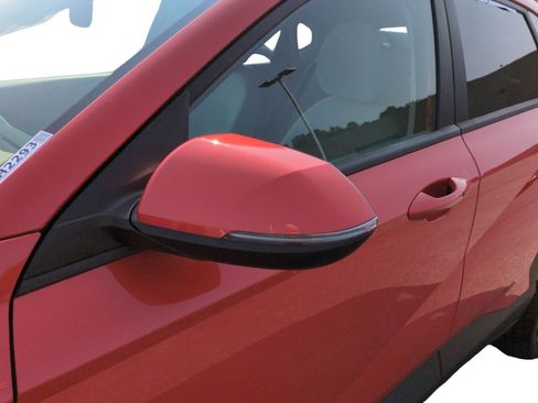 Used 2024 Hyundai Kona SEL AWD/4WD image 10