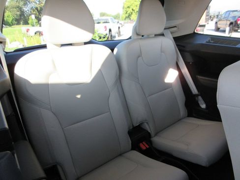 Used 2022 Volvo XC90 T6 Momentum w/ Advanced Package AWD/4WD image 27