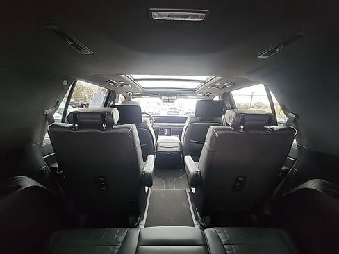 Used 2025 Cadillac Escalade V AWD/4WD image 12