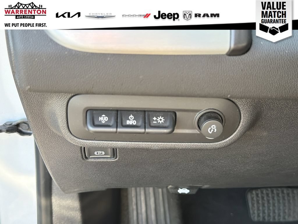 Used 2023 GMC Terrain SLT w/ Tech Package AWD/4WD image 18