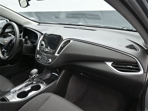 Used 2023 Chevrolet Malibu LT image 9