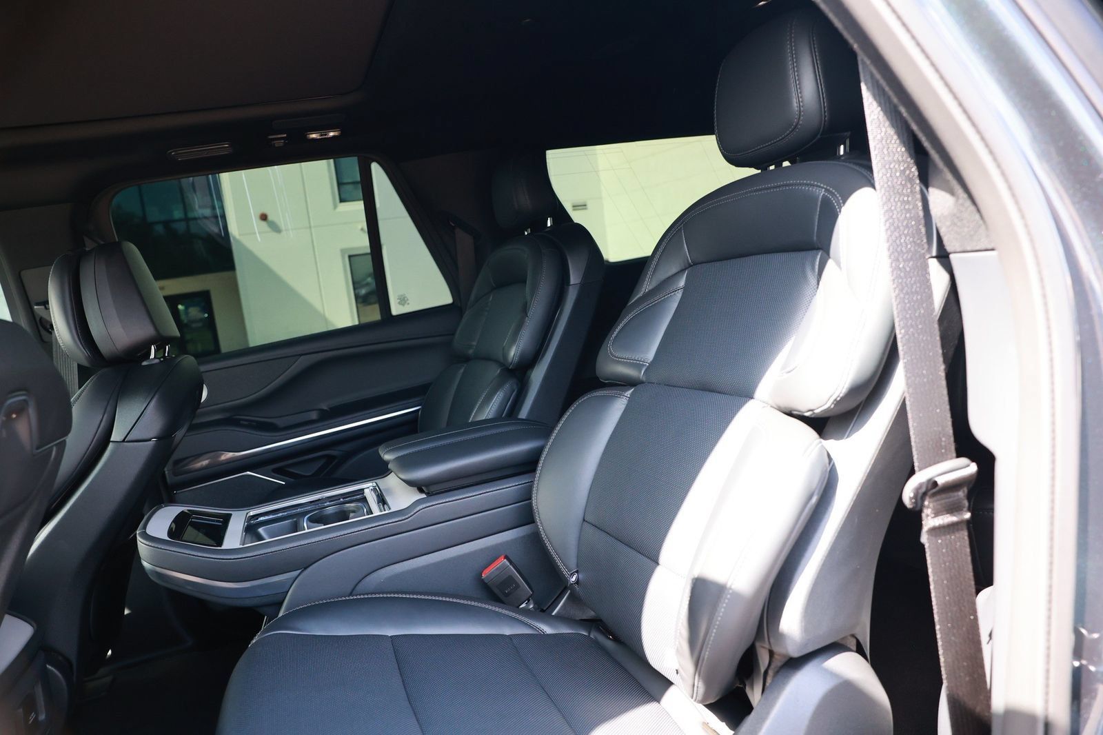 Used 2025 Lincoln Navigator L Reserve w/ Jet Appearance Package AWD/4WD image 40