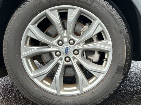 Used 2023 Ford Explorer Limited image 26