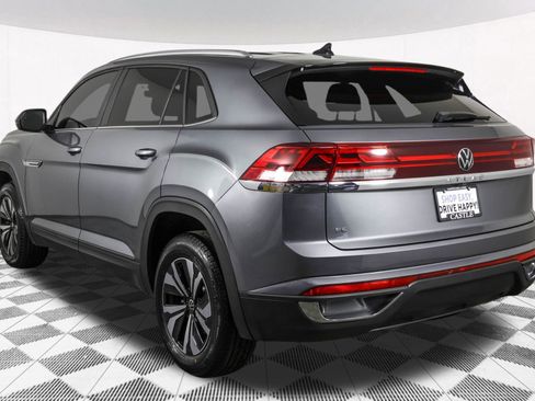 Used 2024 Volkswagen Atlas Cross Sport SE FWD image 18