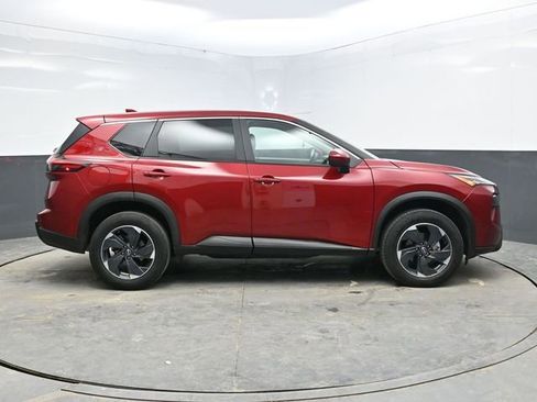 Used 2025 Nissan Rogue SV image 8