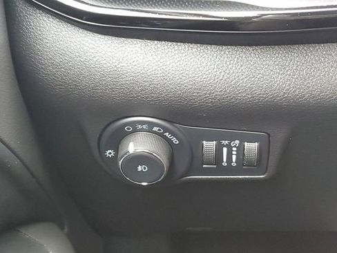 Used 2022 Jeep Compass Altitude image 23