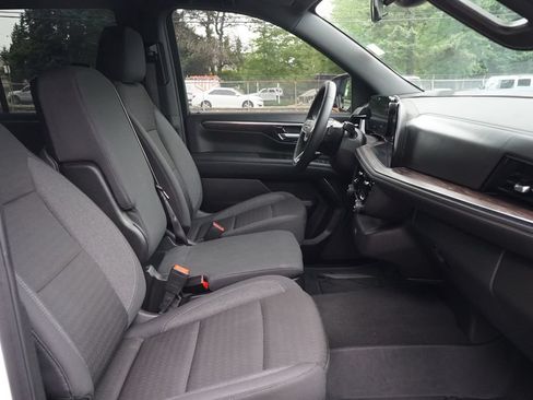 Used 2026 Chevrolet Tahoe LS AWD/4WD image 9
