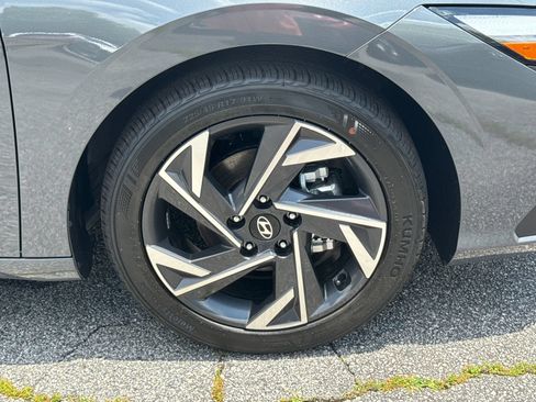Certified 2025 Hyundai Elantra Sport FWD image 12