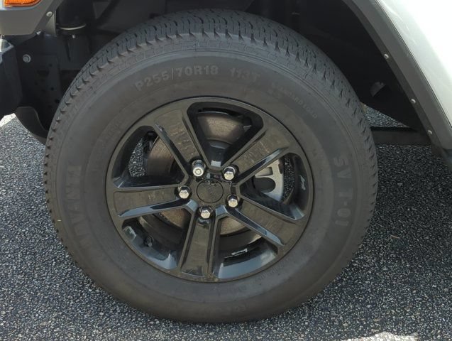 Used 2022 Jeep Wrangler Unlimited Sahara AWD/4WD image 33