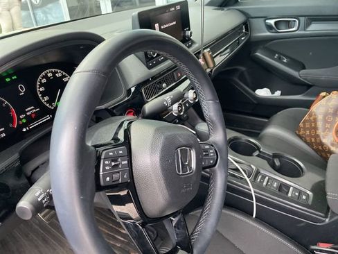 Used 2025 Honda Civic Sport image 12
