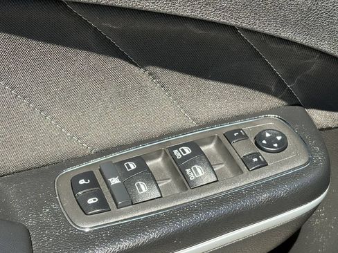 Used 2022 Dodge Charger SXT RWD image 25