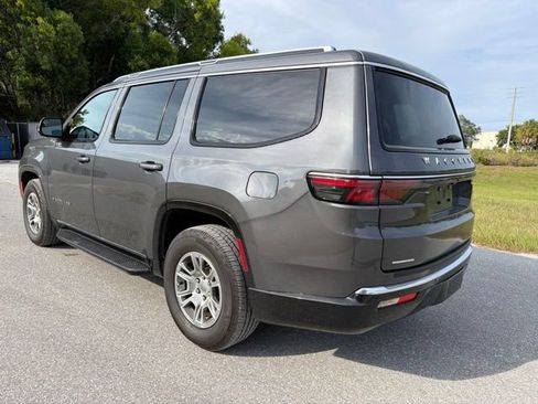 Used 2022 Jeep Wagoneer Series I AWD/4WD image 7