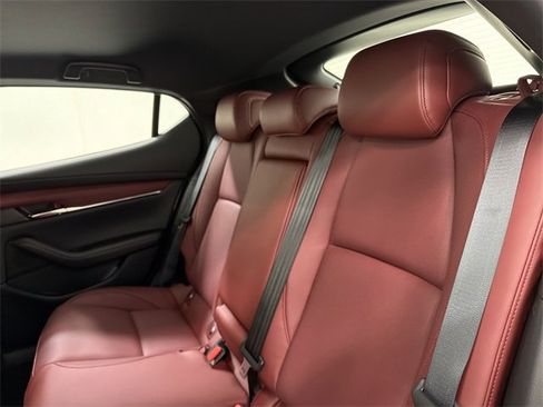 New 2026 MAZDA MAZDA3 Hatchback w/Premium Plus Pkg image 16