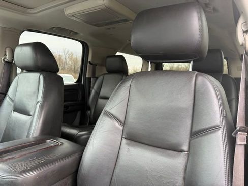 Used 2014 GMC Yukon XL Denali image 15