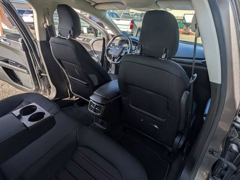 Used 2014 Ford Fusion SE w/ Equipment Group 201A FWD image 15