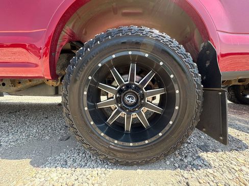 Used 2018 Ford F150 Lariat w/ Equipment Group 502A Luxury AWD/4WD image 10