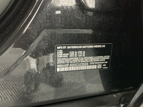 Certified 2025 BMW 530i w/ Premium Package image 33