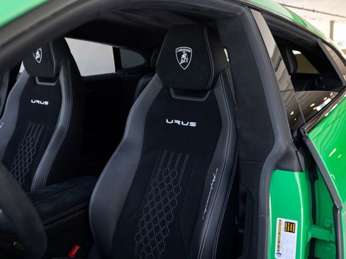 Used 2023 Lamborghini Urus Performante AWD/4WD image 55