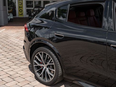 Used 2023 Maserati Grecale Trofeo AWD/4WD image 15