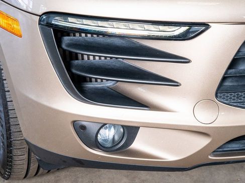 Used 2016 Porsche Macan S image 22