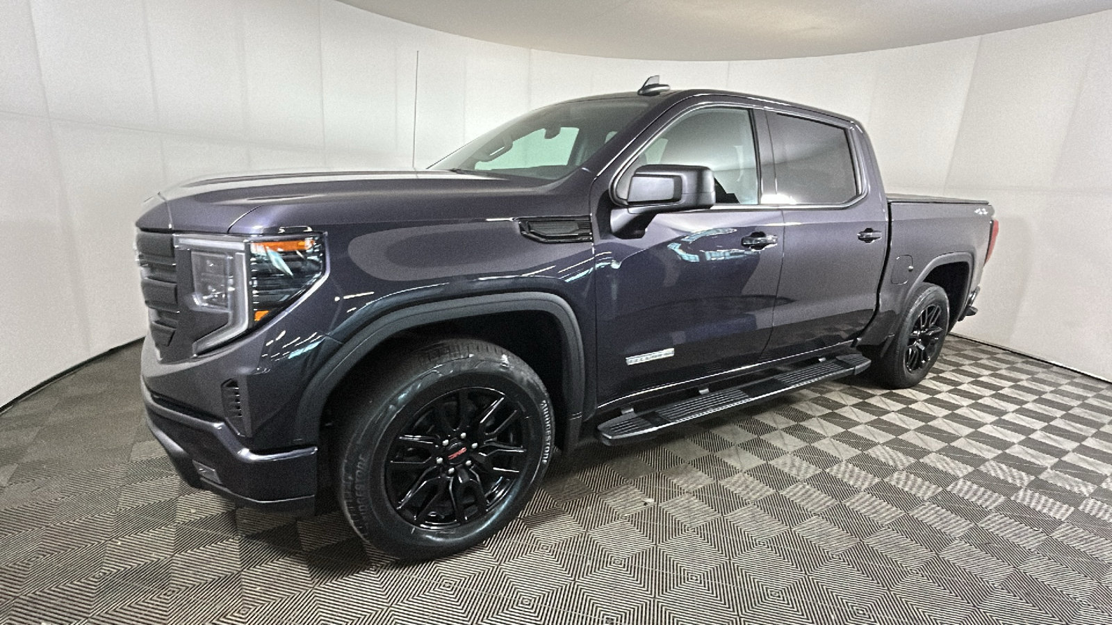 Used 2024 GMC Sierra 1500 Elevation AWD/4WD image 7