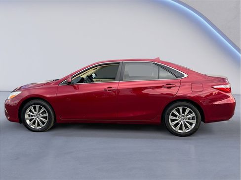 Used 2015 Toyota Camry XLE w/ Advanced Technology Package FWD image 3