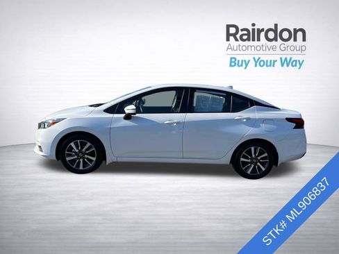 Used 2021 Nissan Versa SV FWD image 4