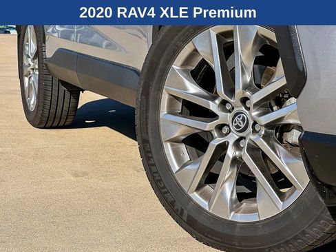 Used 2020 Toyota RAV4 XLE Premium image 2