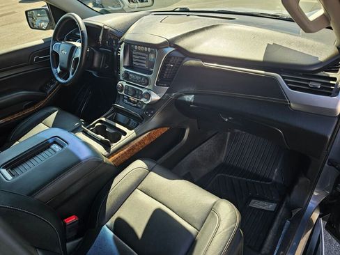 Used 2018 Chevrolet Suburban Premier AWD/4WD image 15