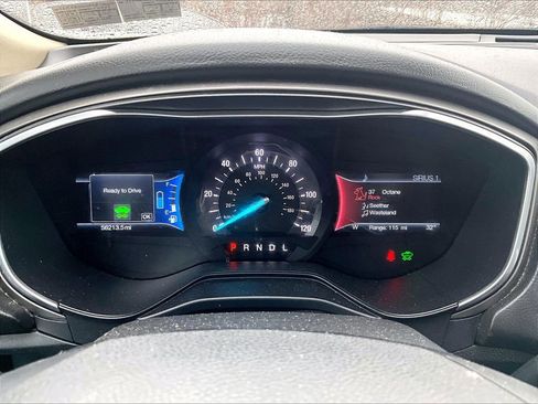 Used 2019 Ford Fusion SEL image 17