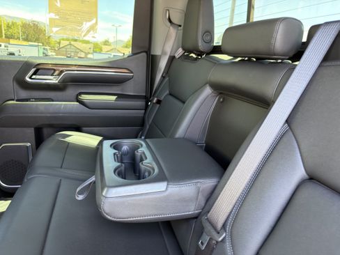 Used 2024 Chevrolet Silverado 1500 LT Trail Boss w/ Convenience Package II AWD/4WD image 22