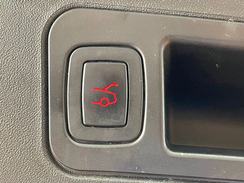 Used 2019 Tesla Model S Standard Range image 19