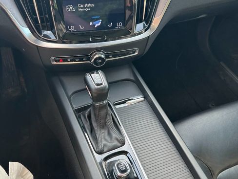 Used 2019 Volvo S60 T5 Momentum w/ Premium Package image 22