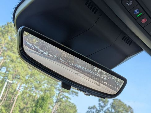 Used 2021 Cadillac Escalade Premium Luxury AWD/4WD image 23