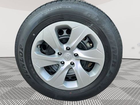 Used 2022 Toyota RAV4 LE image 24