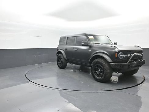 Certified 2022 Ford Bronco Wildtrak AWD/4WD image 2