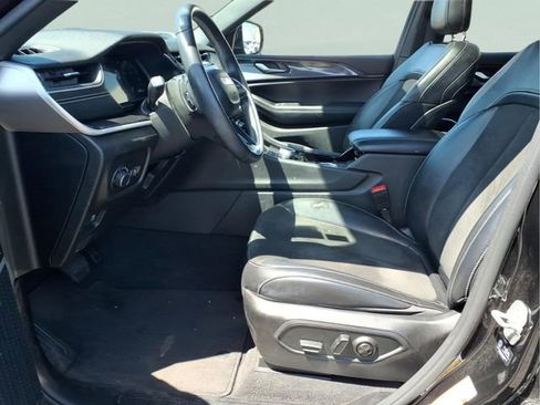 Used 2021 Jeep Grand Cherokee L Laredo AWD/4WD image 19