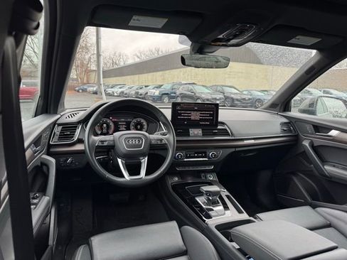 Certified 2025 Audi Q5 2.0T Premium Plus image 15