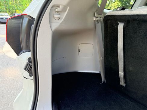 Used 2018 Toyota Highlander XLE FWD image 15