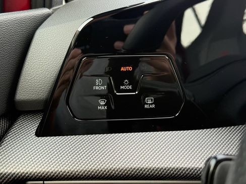 Certified 2025 Volkswagen GTI SE FWD image 20