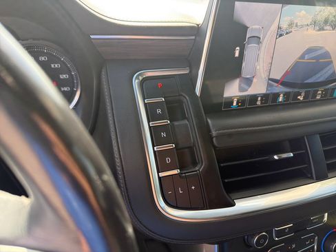 Used 2021 Chevrolet Tahoe Z71 w/ Z71 Signature Package AWD/4WD image 29