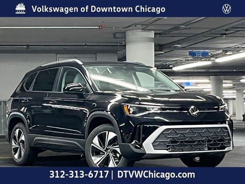 New 2025 Volkswagen Taos SE image 2