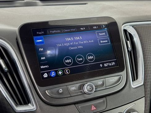 Used 2019 Chevrolet Malibu LT FWD image 14
