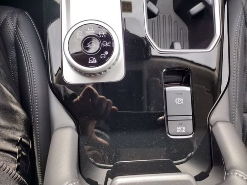 New 2026 Mitsubishi Outlander SEL image 27