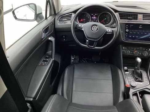 Used 2018 Volkswagen Tiguan SE AWD/4WD image 32