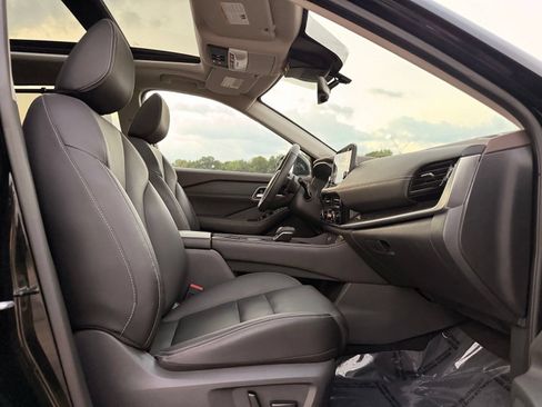 Used 2021 Nissan Rogue SL w/ Premium Package AWD/4WD image 29