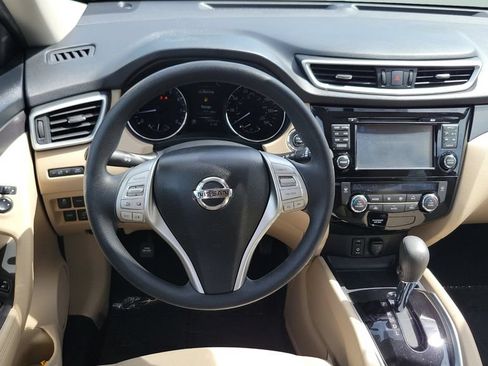 Used 2016 Nissan Rogue SV w/ SV Premium Package FWD image 12