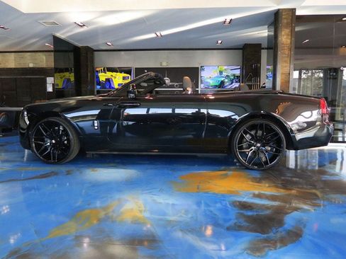 Used 2017 Rolls-Royce Dawn image 10