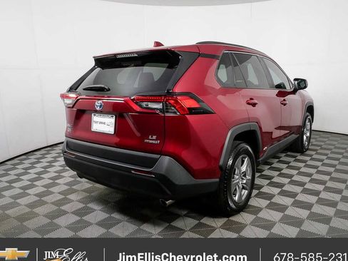 Used 2023 Toyota RAV4 LE AWD/4WD image 3